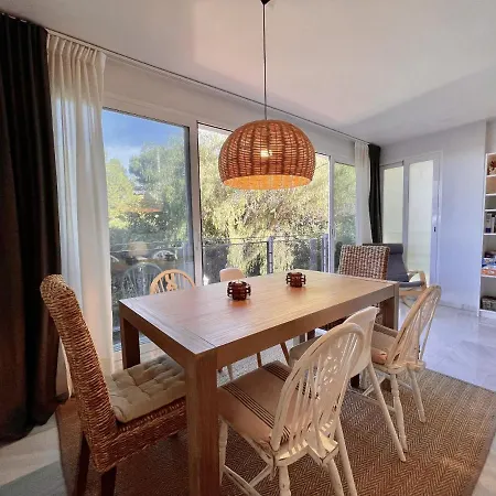 Apartmento En Rotas Con Piscina 아파트
